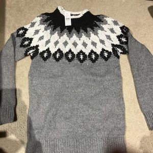 Loft sweather, brand new with tags. Blk,gray and white.  Very comfy, tags on.